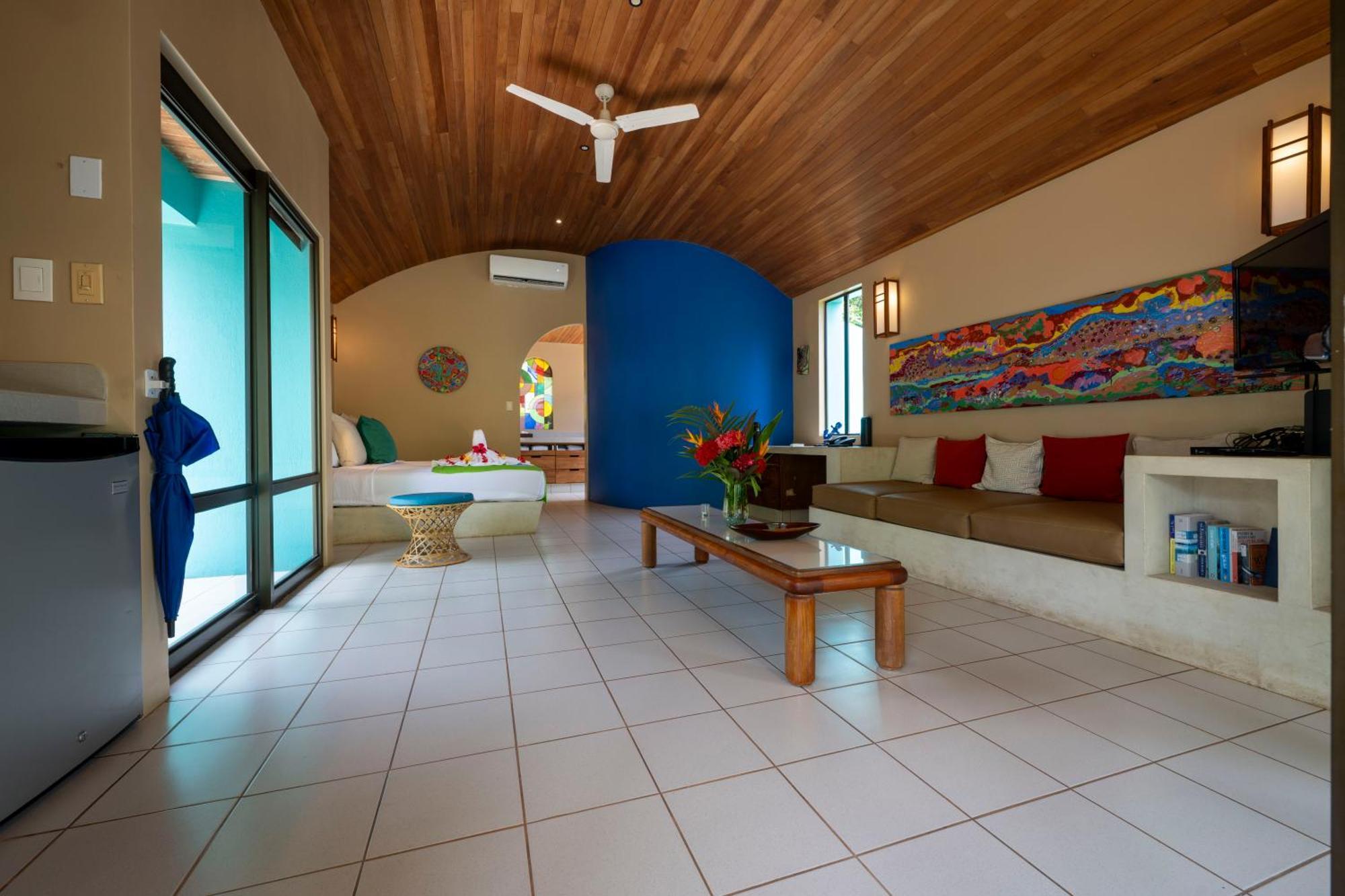 Garden Bungalow 1 King Bed,1673939862:JPEG